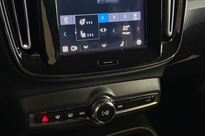 Hvid Volvo XC40 fra 2023