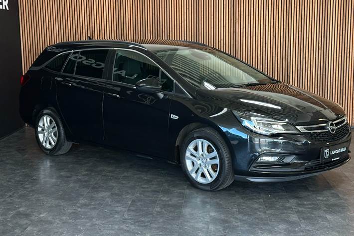 Sort Opel Astra fra 2016