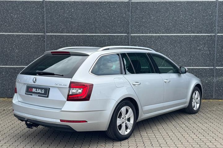Sølv Skoda Octavia fra 2018