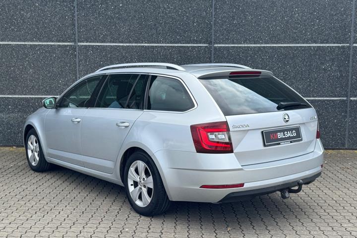 Sølv Skoda Octavia fra 2018