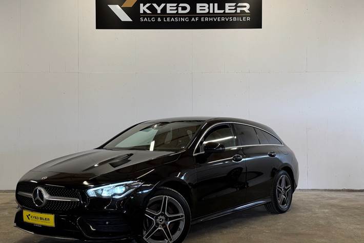 Sort Mercedes CLA250 e fra 2022 set udefra