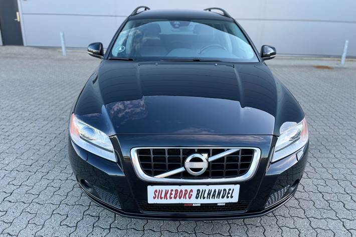 Sort Volvo V70 fra 2013