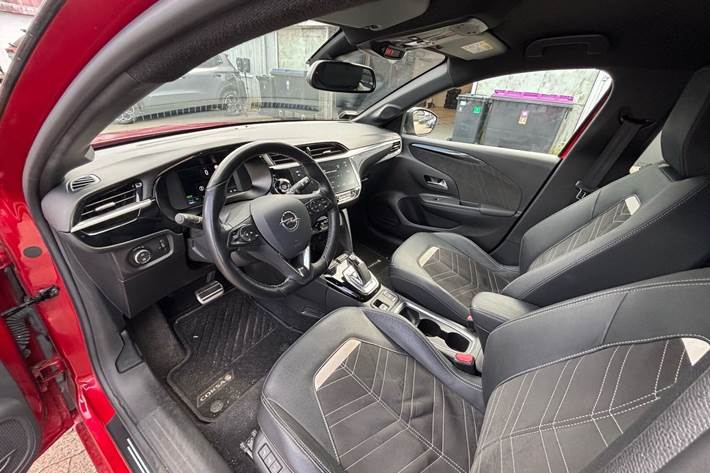 Rød Opel Corsa-e fra 2021