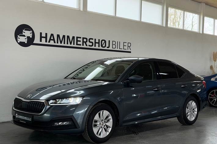Grå Skoda Octavia fra 2021