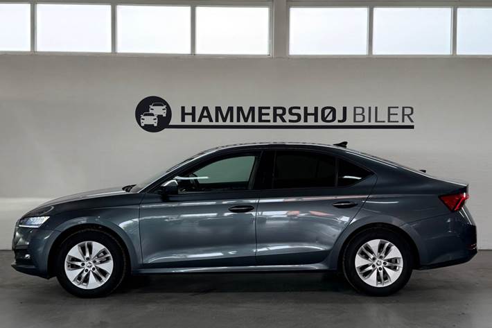 Grå Skoda Octavia fra 2021
