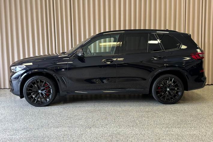Sort BMW X5 fra 2021