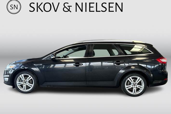 Sort Ford Mondeo fra 2011