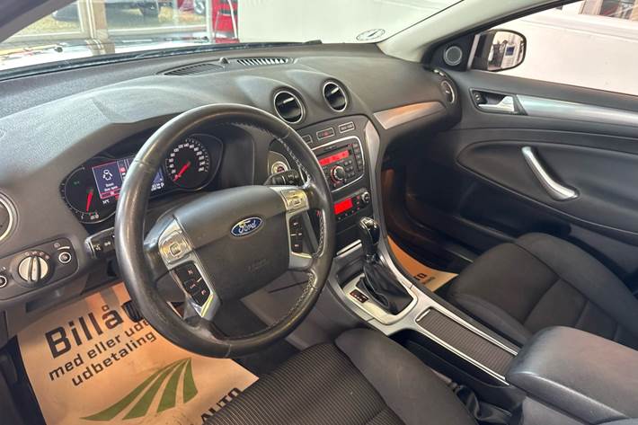 Sort Ford Mondeo fra 2011