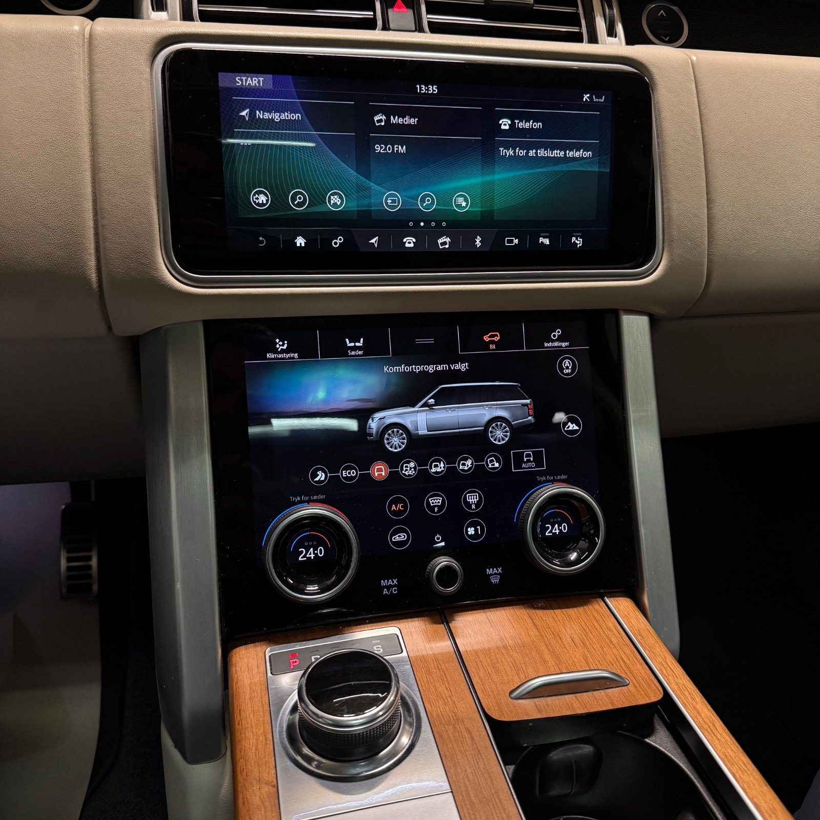 Blå Land Rover Range Rover fra 2018