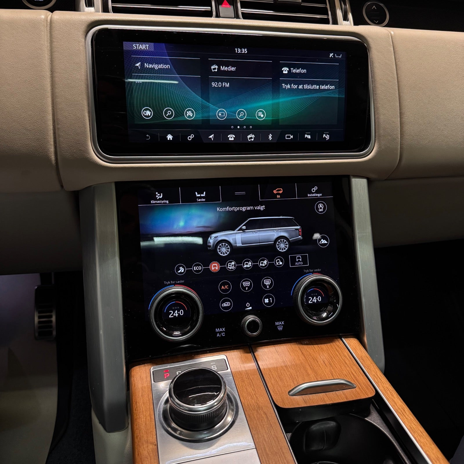 Blå Land Rover Range Rover fra 2018
