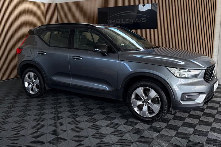 Grå Volvo XC40 fra 2019