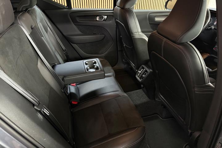Grå Volvo XC40 fra 2019