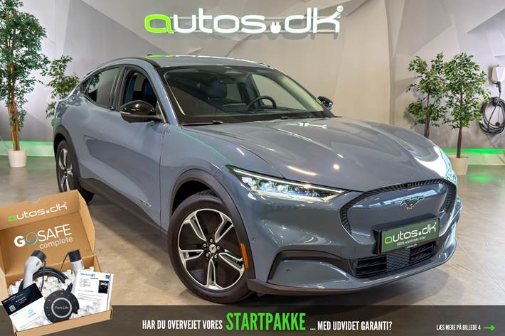 Blå Ford Mustang Mach-E fra 2024