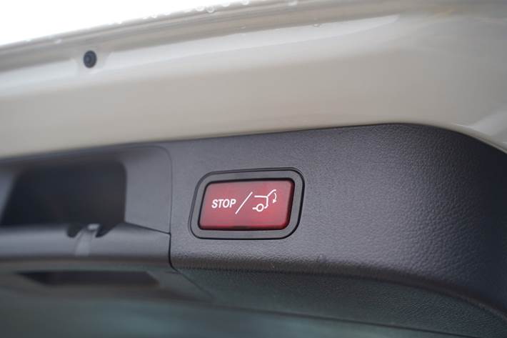 Hvid Mercedes EQB250+ fra 2024