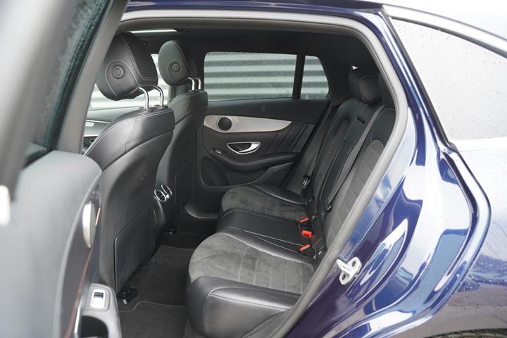 Blå Mercedes EQC400 fra 2022
