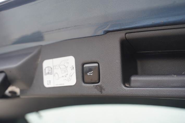 Blå Ford Kuga fra 2020