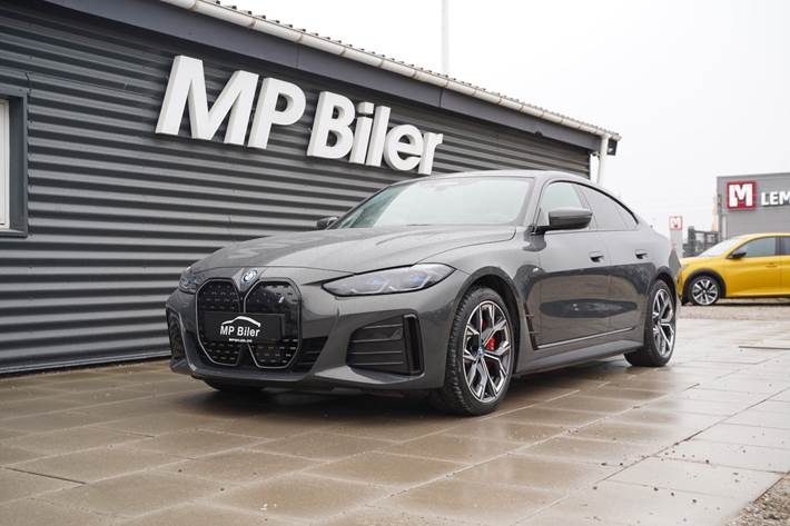 Grå BMW i4 fra 2024