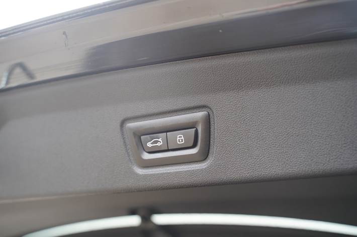 Grå BMW i4 fra 2024