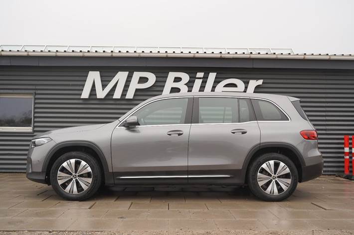 Grå Mercedes EQB250+ fra 2024