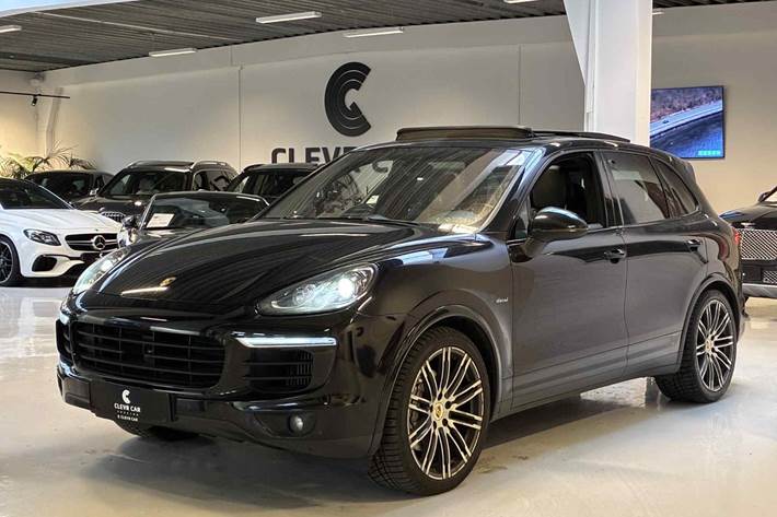 Sort Porsche Cayenne S fra 2016