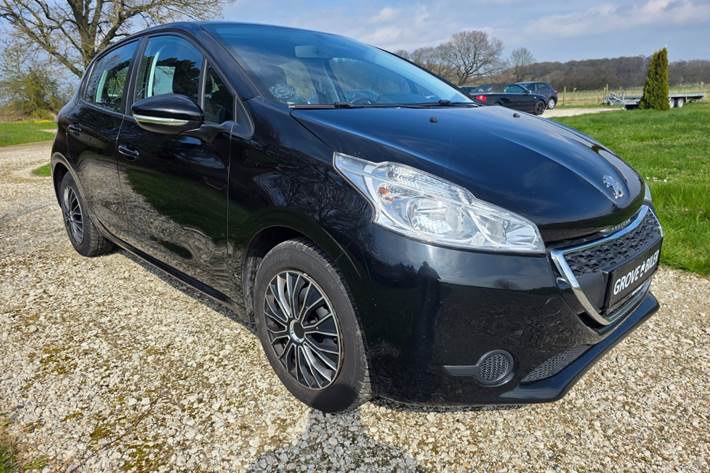 undefined Peugeot 208 fra 2014 set udefra