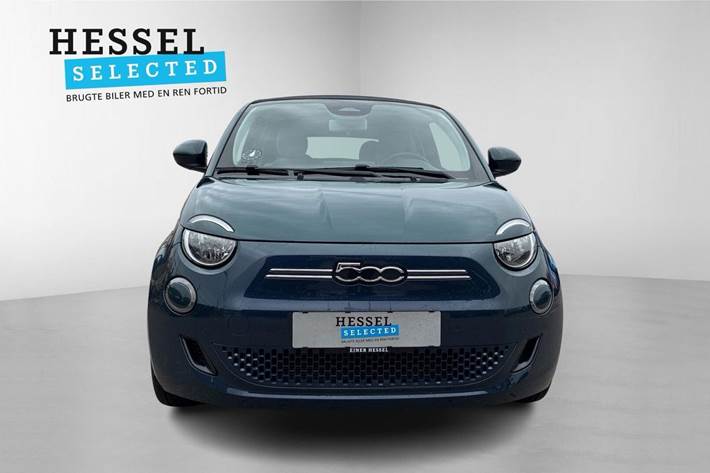 Blå Fiat 500e fra 2021
