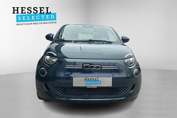 Blå Fiat 500e fra 2022