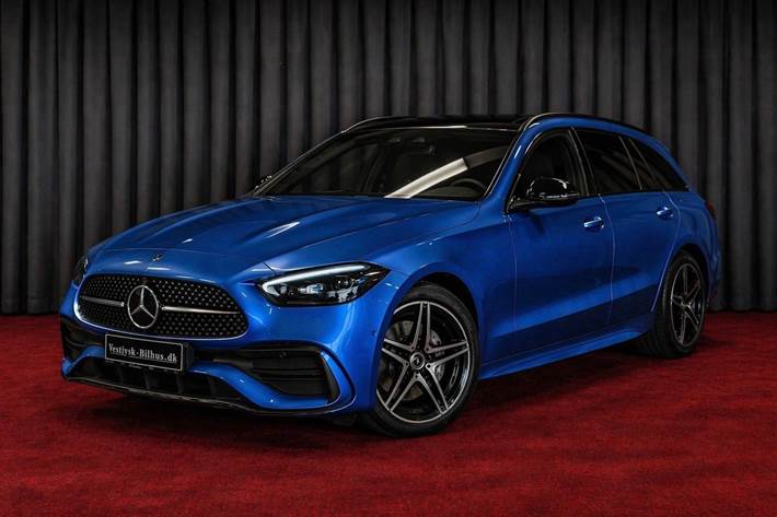 Blå Mercedes C300 e fra 2023