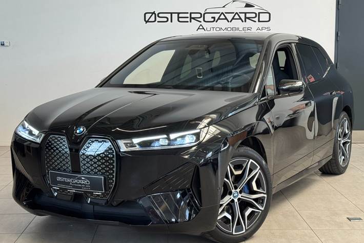 Sort BMW iX fra 2023