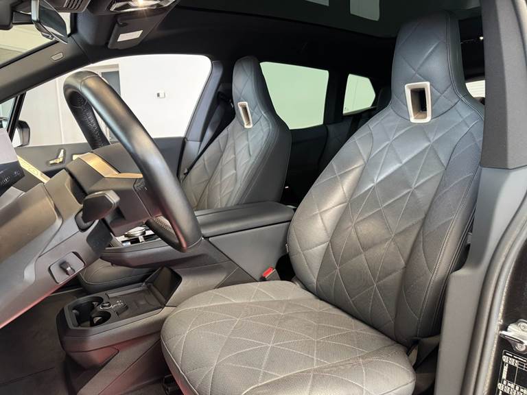 BMW iX xDrive40 Fully Charged