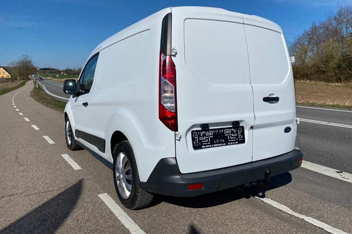 Hvid Ford Transit Connect fra 2016