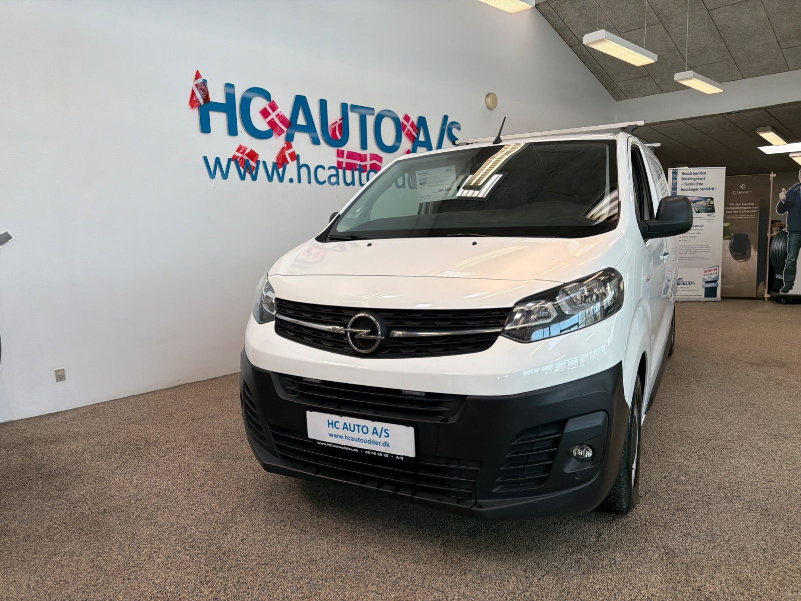 Hvid Opel Vivaro fra 2022