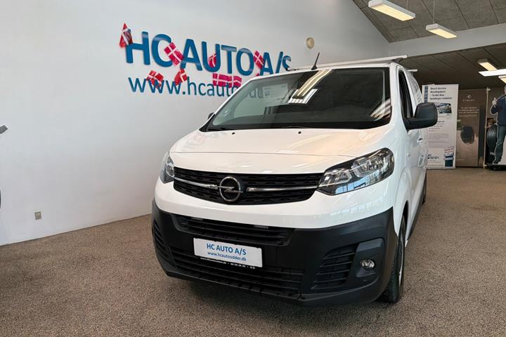 Hvid Opel Vivaro fra 2022