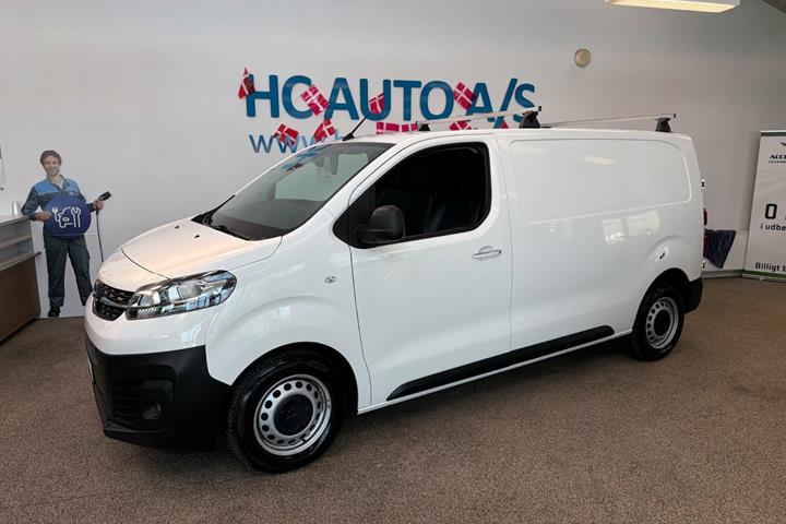 Hvid Opel Vivaro fra 2022
