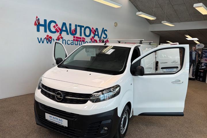 Hvid Opel Vivaro fra 2022