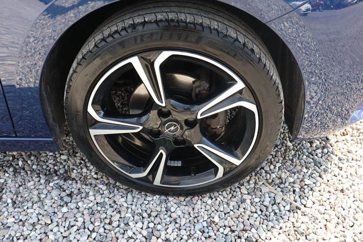 Blå Opel Corsa fra 2021