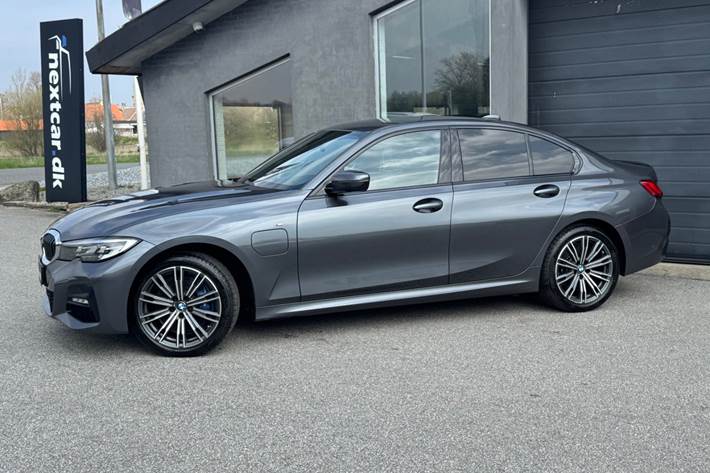 undefined BMW 330e fra 2021
