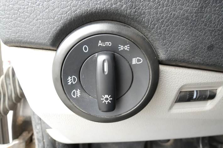 Sølv VW Transporter fra 2019