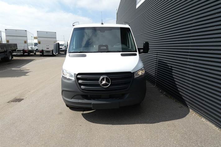 Hvid Mercedes Sprinter 317 fra 2026