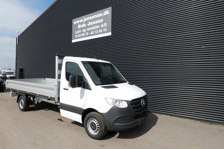 Hvid Mercedes Sprinter 317 fra 2026