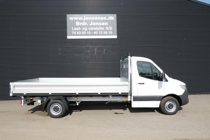 Hvid Mercedes Sprinter 317 fra 2026