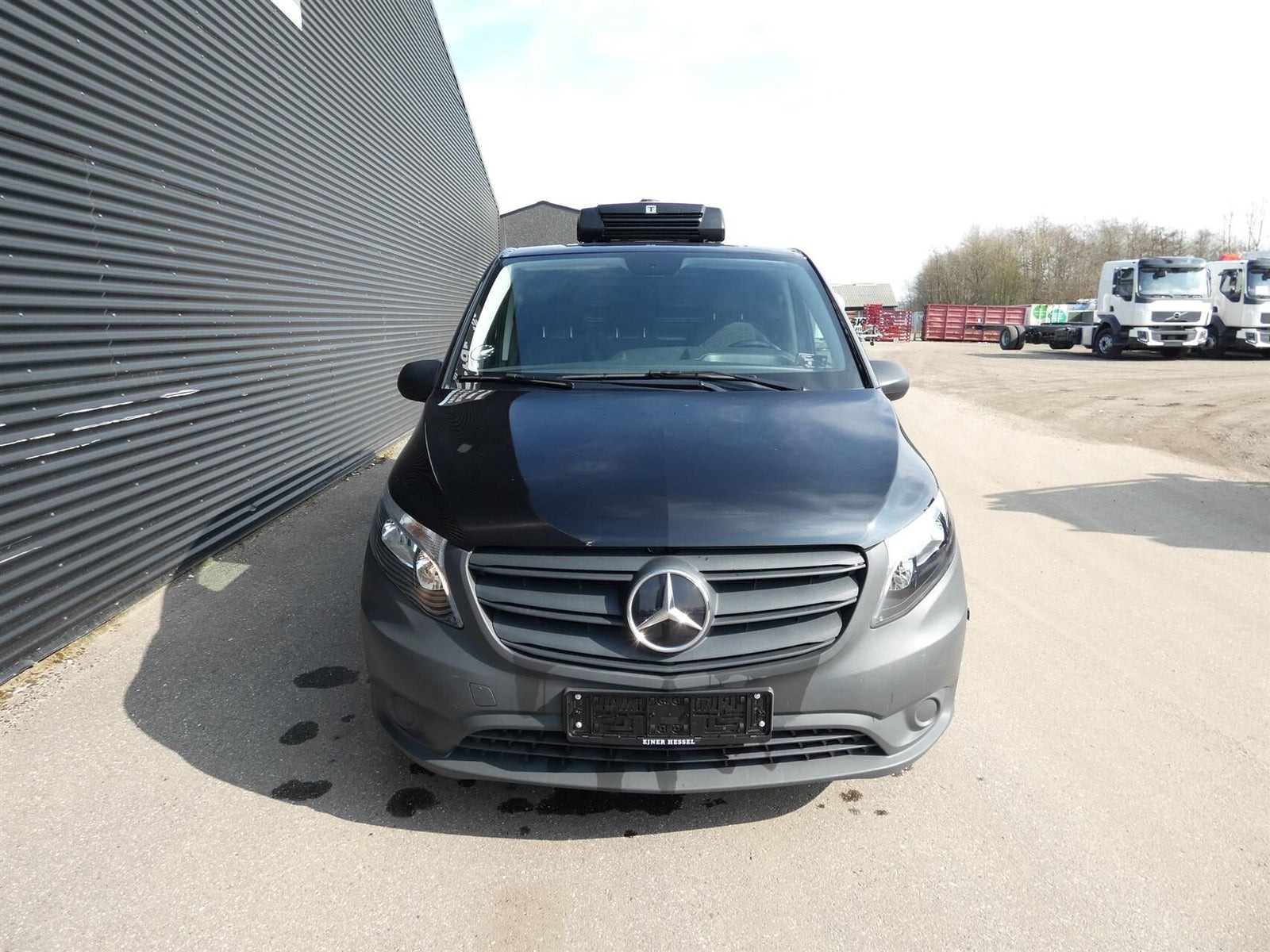 Sort Mercedes Vito 114 fra 2022