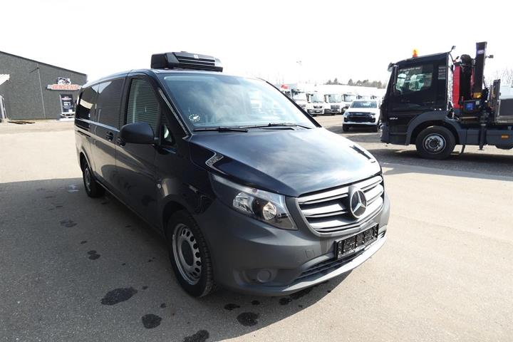 Sort Mercedes Vito 114 fra 2022