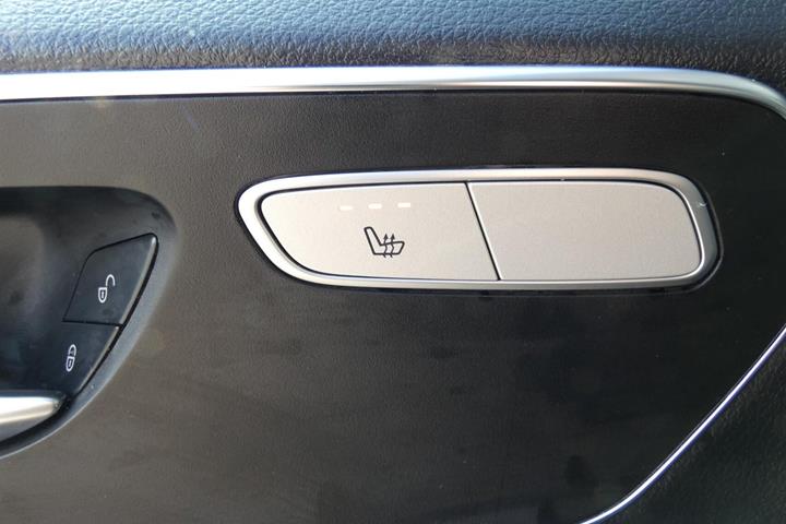 Sort Mercedes Vito 114 fra 2022