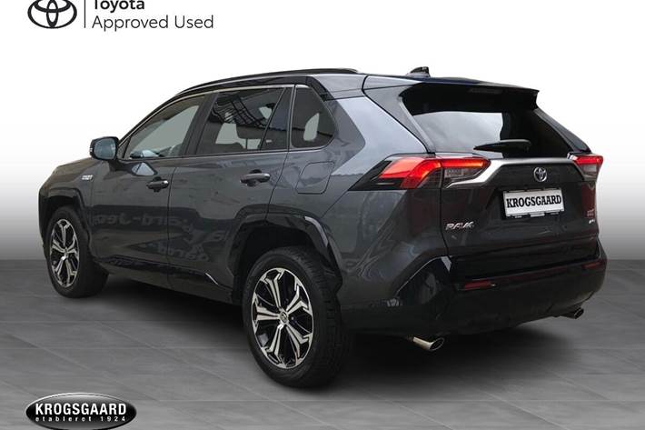 Grå Toyota RAV4 fra 2021