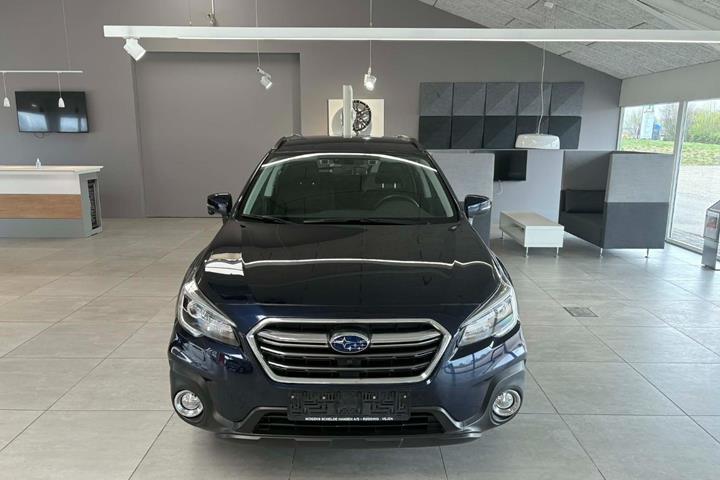 Blå Subaru Outback fra 2019