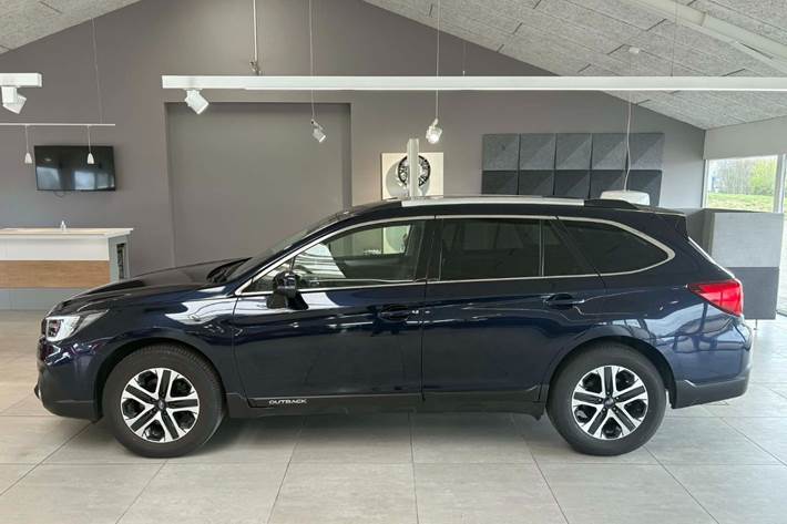 Blå Subaru Outback fra 2019