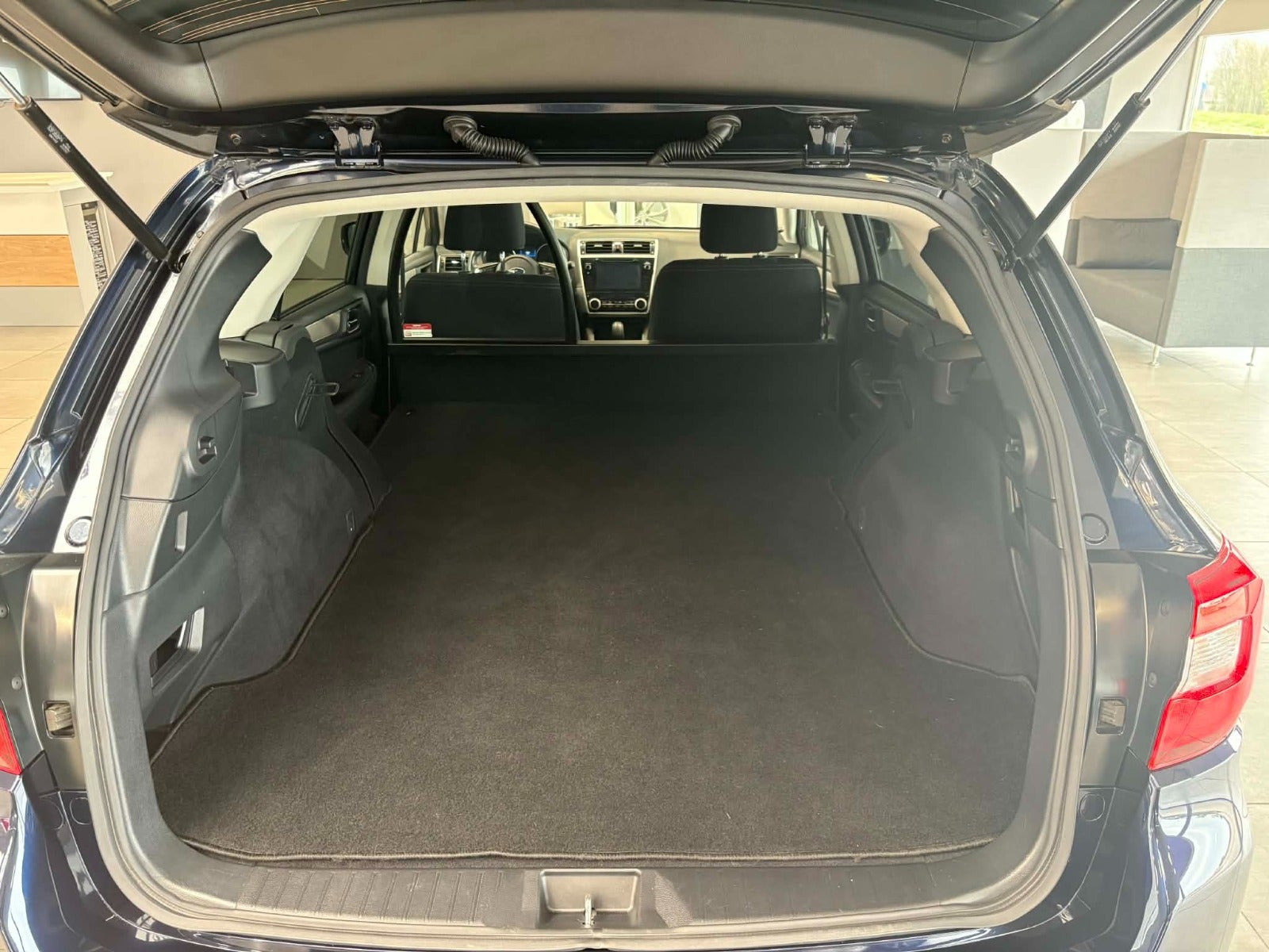 Blå Subaru Outback fra 2019