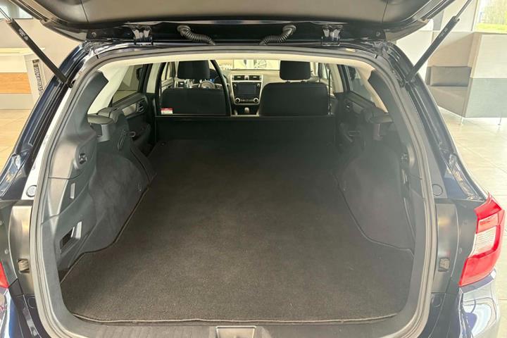 Blå Subaru Outback fra 2019
