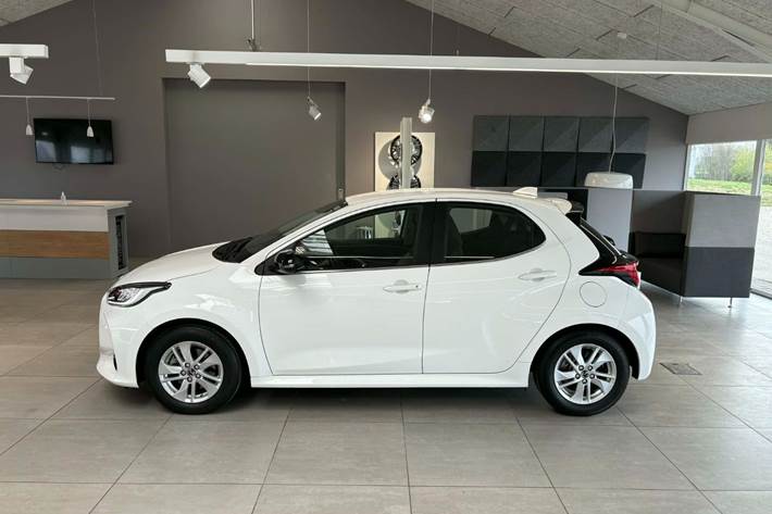 Hvid Mazda 2 fra 2022